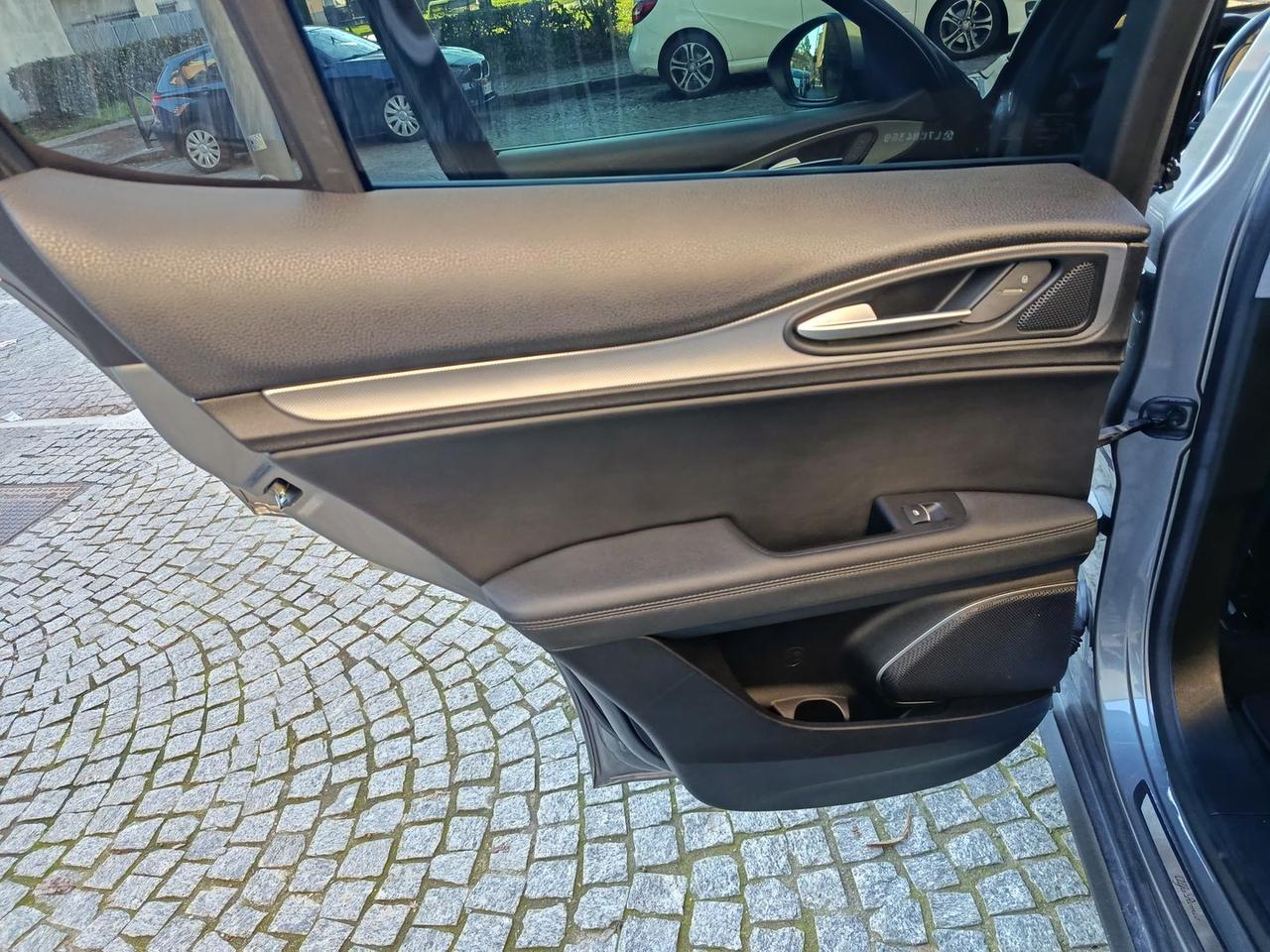 Alfa Romeo Stelvio Sprint 2.2 #8429