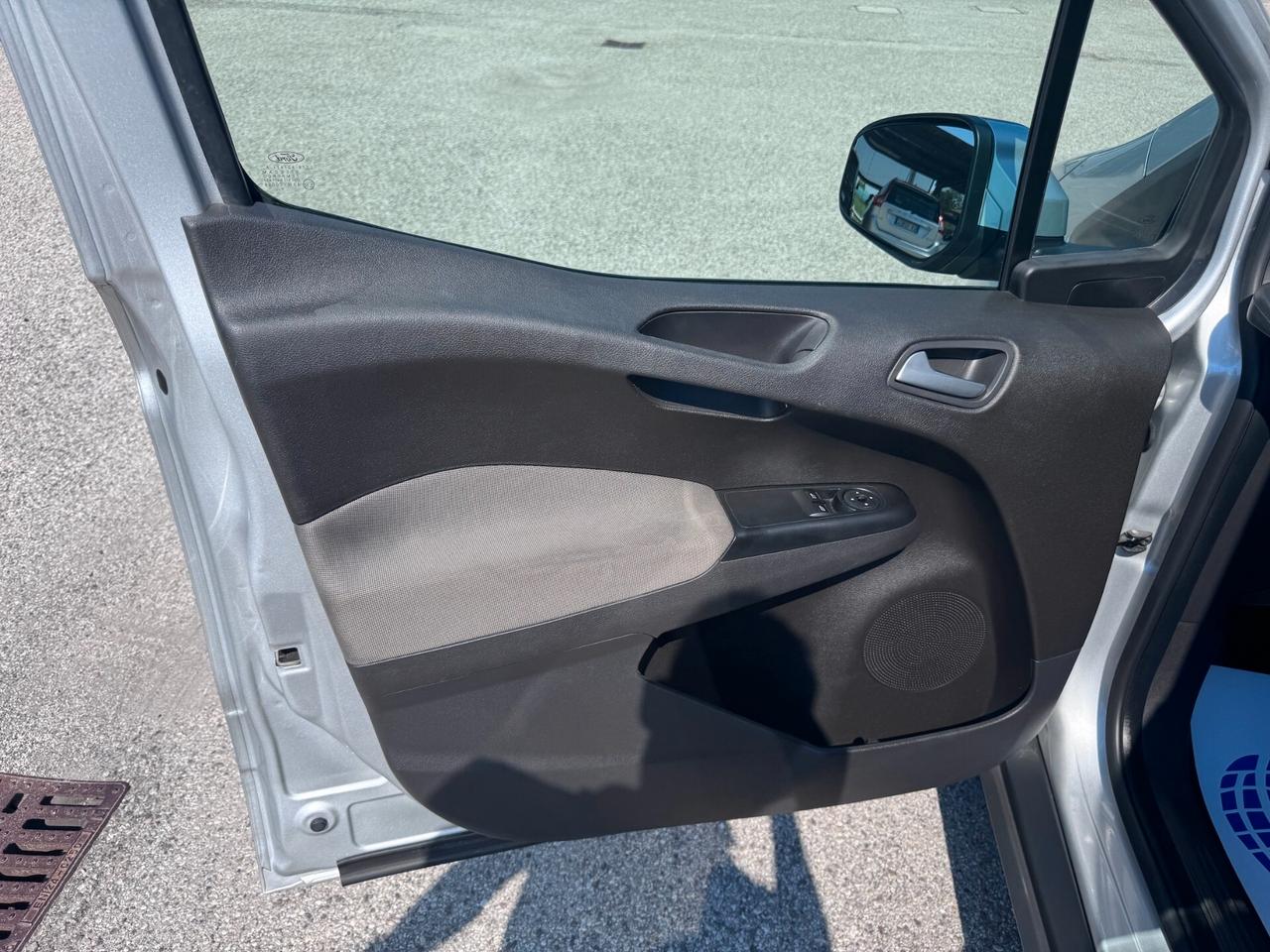 Ford Tourneo Courier 1.5 TDCI 100 CV S&S Plus