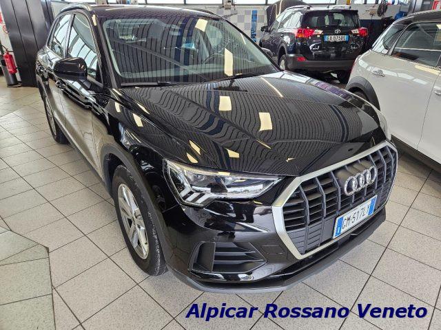 AUDI Q3 35 TDI Business Advanced
