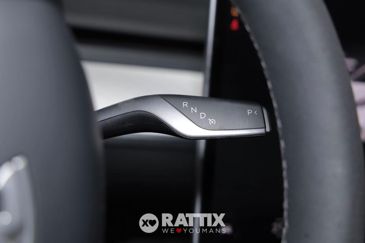 Tesla Model Y Single Motor rwd + tetto panoramico