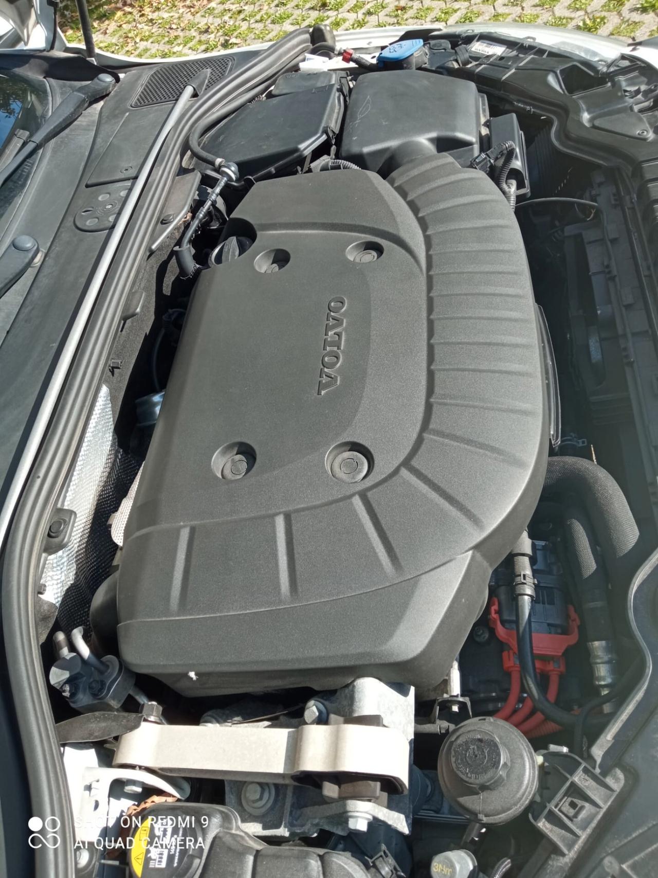 VOLVO V60 D6 Twin Engine Geartronic Momentum