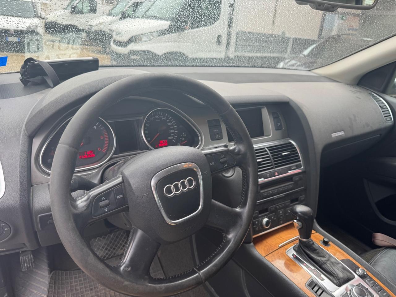 Audi Q7 3.0 V6 TDI 233CV quattro tiptronic
