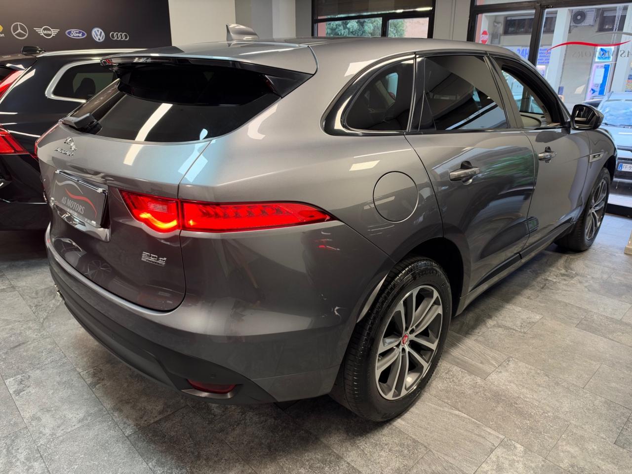 Jaguar F-Pace 2.0 D 180 CV AWD R-Sport