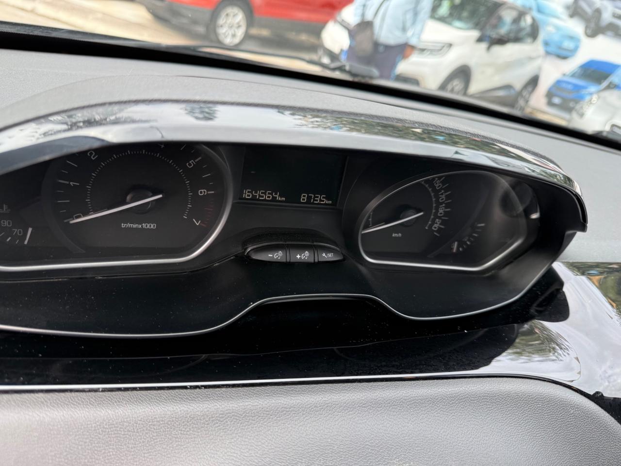 Peugeot 208 PureTech 82 5 porte Allure