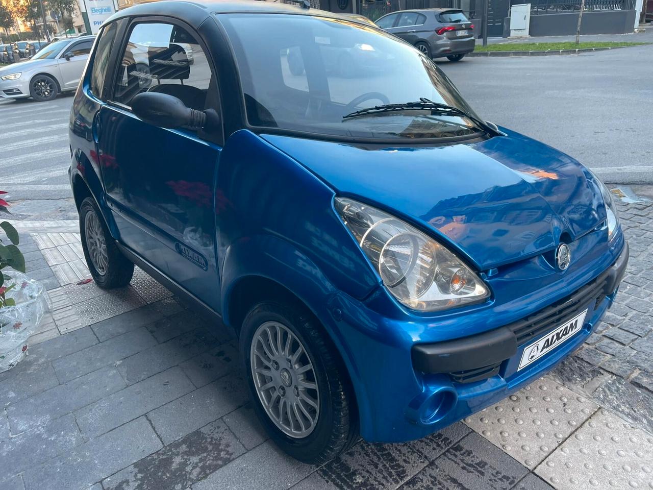 Minicar Aixam City blue edition