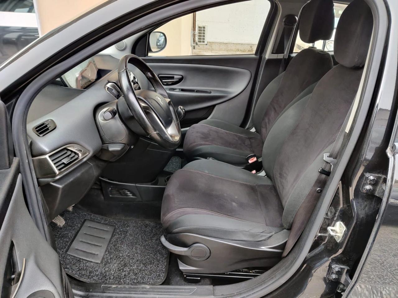 Lancia Ypsilon 1.3 MJT