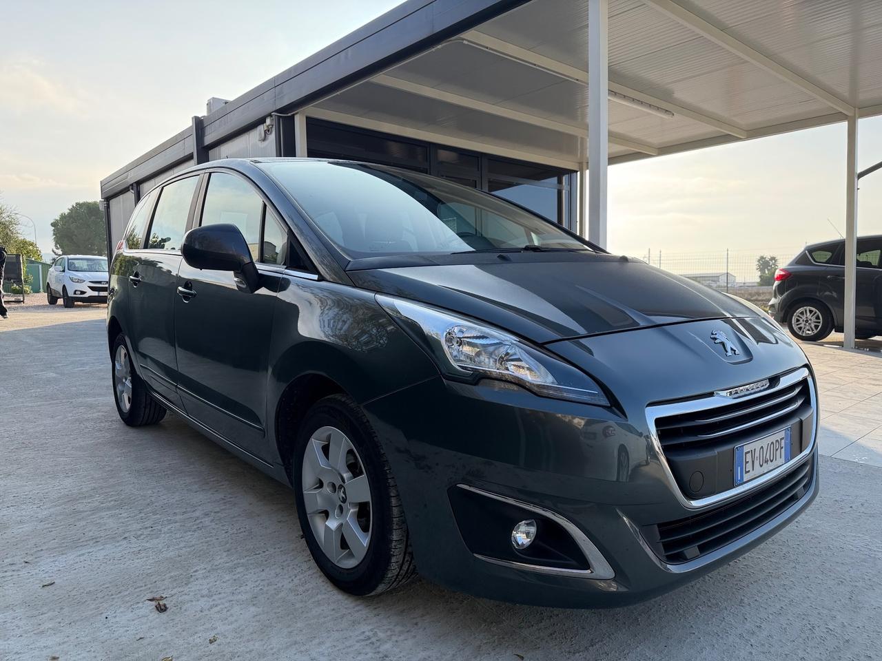 Peugeot 5008 1.6 HDi 115CV 7 POSTI