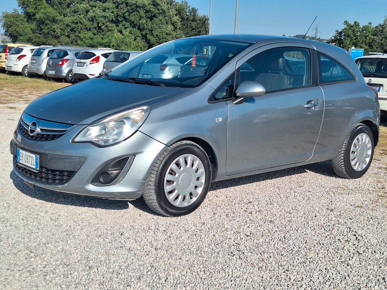 Opel Corsa 2013 1.2 85CV 3 porte GPL €5 24/25€ FA 450KM OCCASIONE