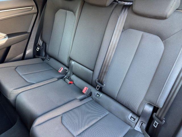 AUDI Q3 35 TDI S tronic Business