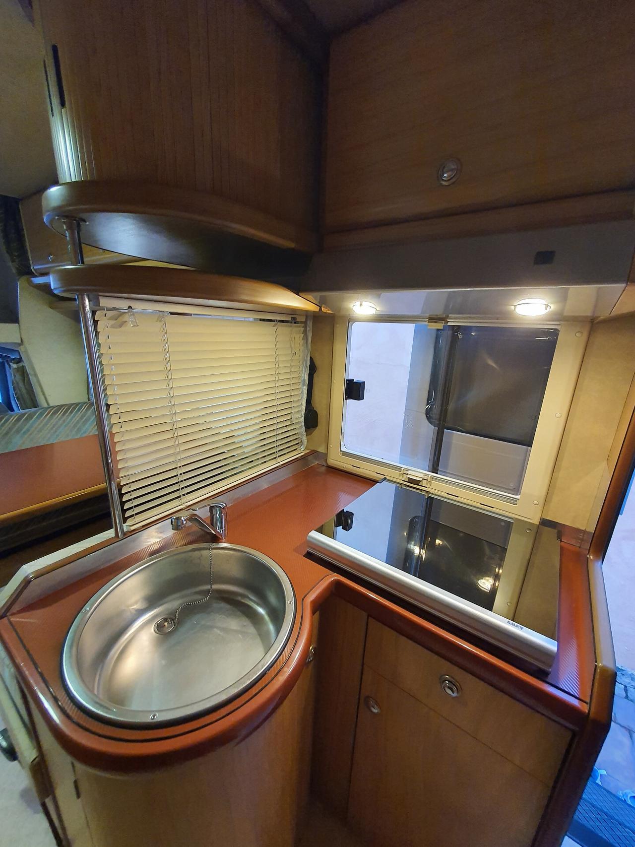 Laika ECOVIP 4 FORD 2.5 TD 100CV CLIMA DOPPIO SERB PORTABIC