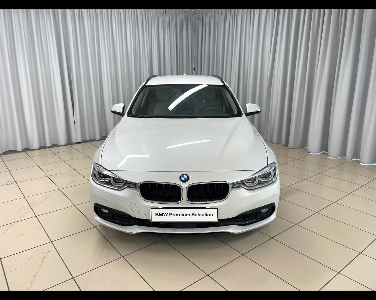 BMW Serie 3 (F30/31) - 320d xDrive Touring Business Advantage