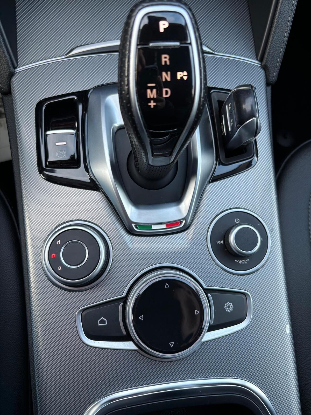 Alfa Romeo Stelvio 2.2 Turbodiesel 190 CV AT8 Q4 Sprint