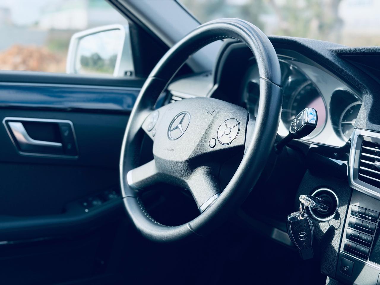 Mercedes-benz E 220 CDI BlueEFFICIENCY Avantgarde AMG