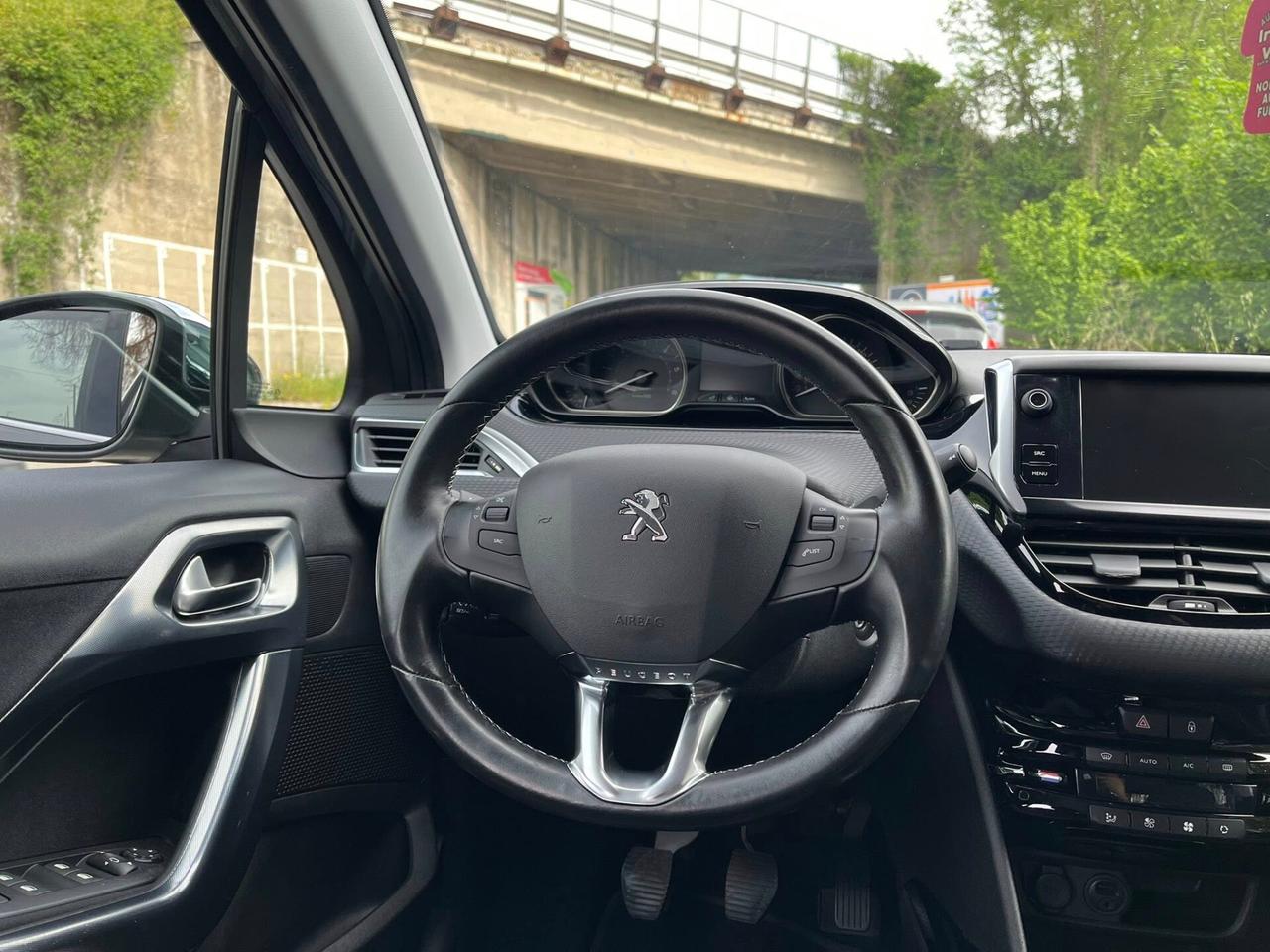 Peugeot 2008 1.6 BlueHDi 100CV Allure