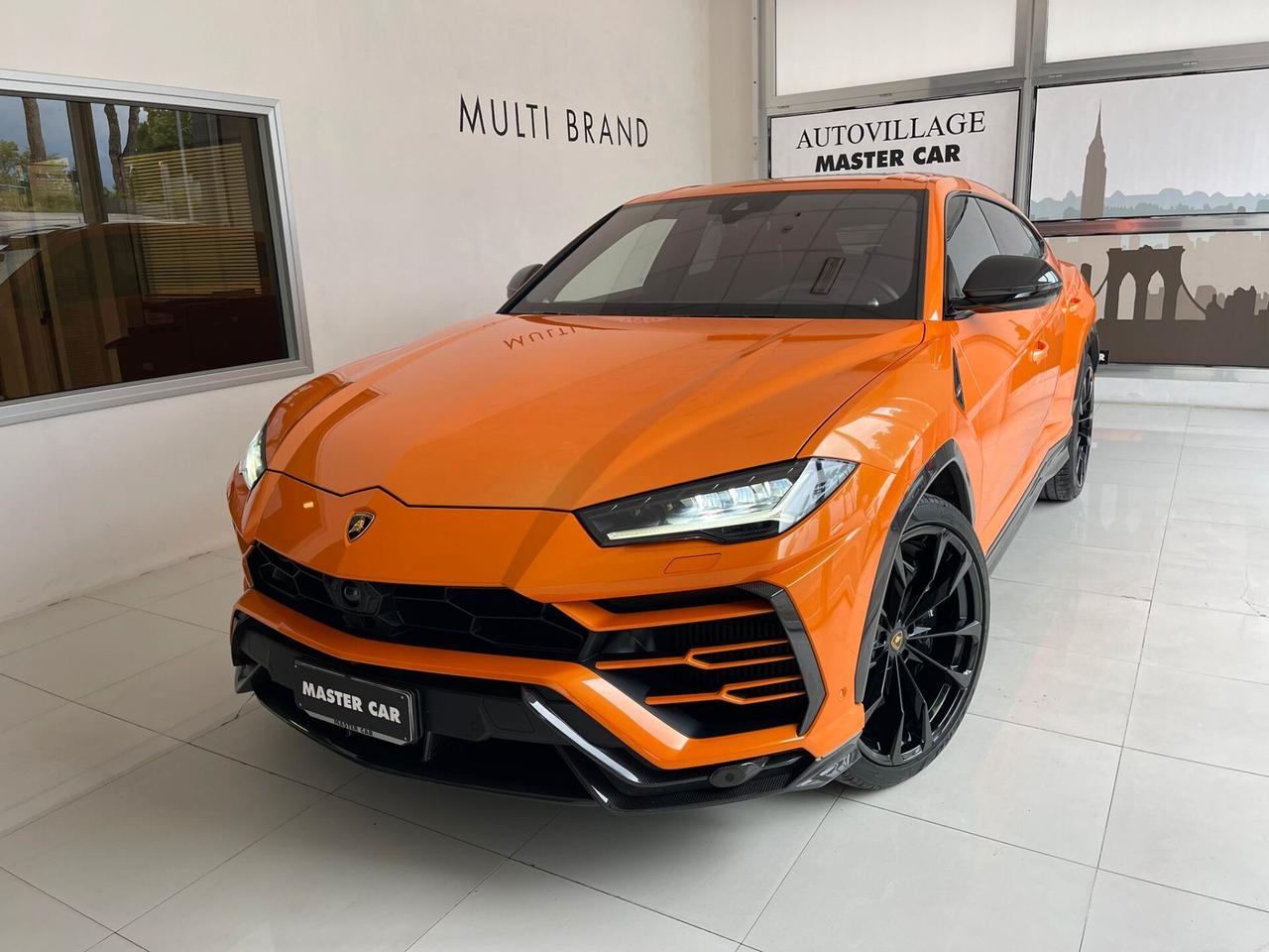 Lamborghini Urus 650cv PACCHETTO CARBONIO