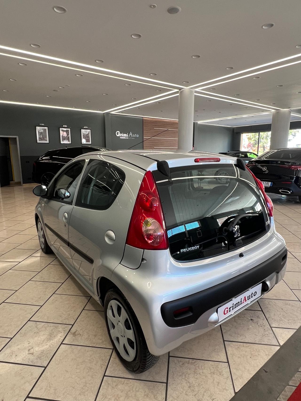 Peugeot 107 1.0 68CV 5p. Sweet Years 2Tronic