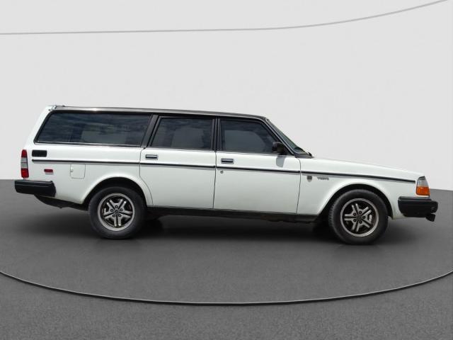 VOLVO - 240 - Station Wagon GLE