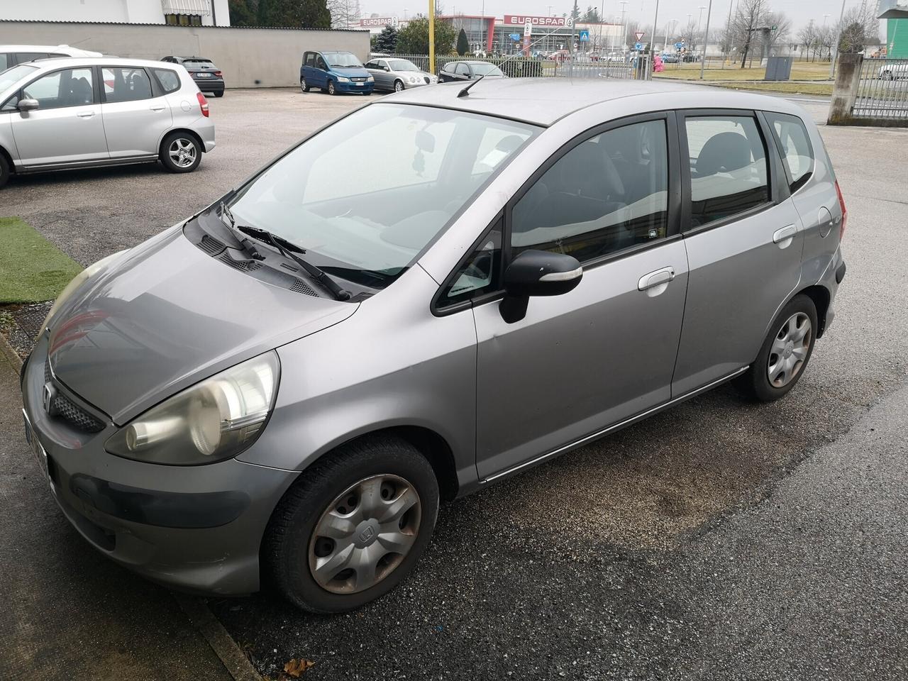 Honda Jazz 1.4 i-DSi 5p. 7 Speed CVT Cambio automatico