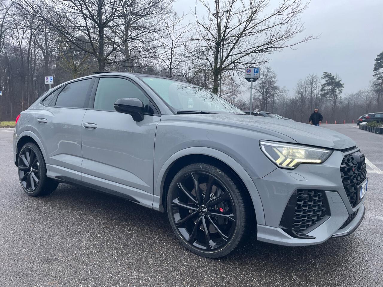 Audi RSQ3 SPB quattro*Automatik*Navi*Pelle