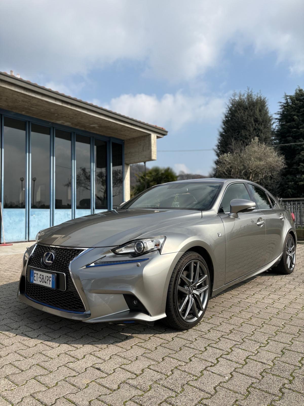 Lexus IS Hybrid FSport