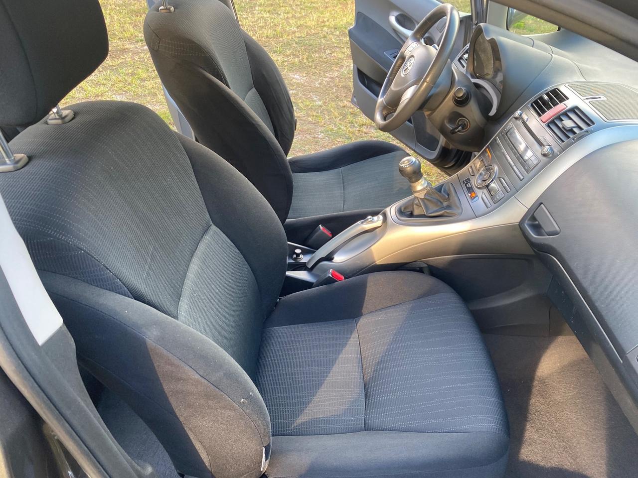 Toyota Auris 1.4 D-4D 5 porte Sol MY'08