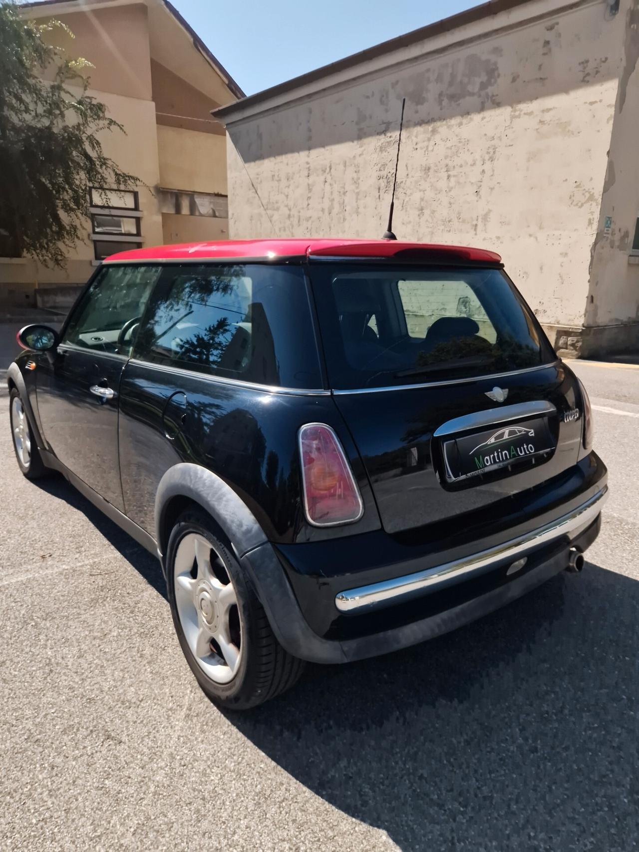 Mini 1.6 16V Cooper 116CV - 2002