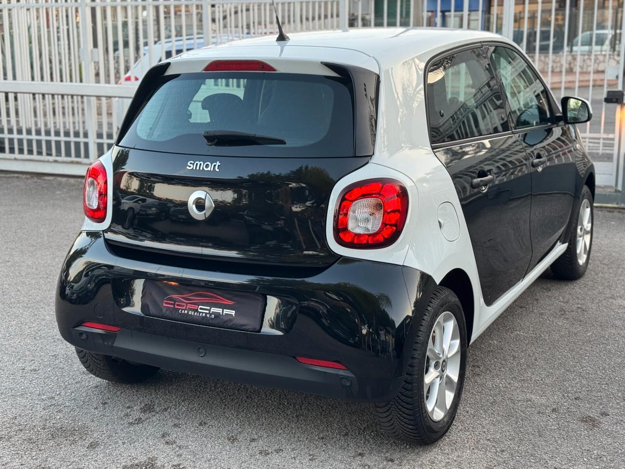 Smart ForFour 70 1.0 Passion 2018 LED