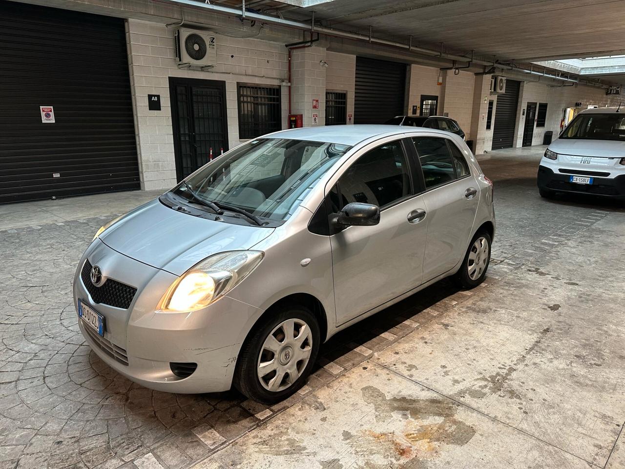 Toyota Yaris 1.0 5 porte