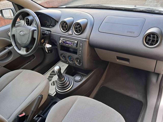 FORD Fiesta 1.4 16V 5p. Ghia ok neopatentati