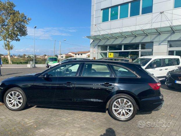 AUDI A4 Avant 30 TDI/136 CV S tronic Business