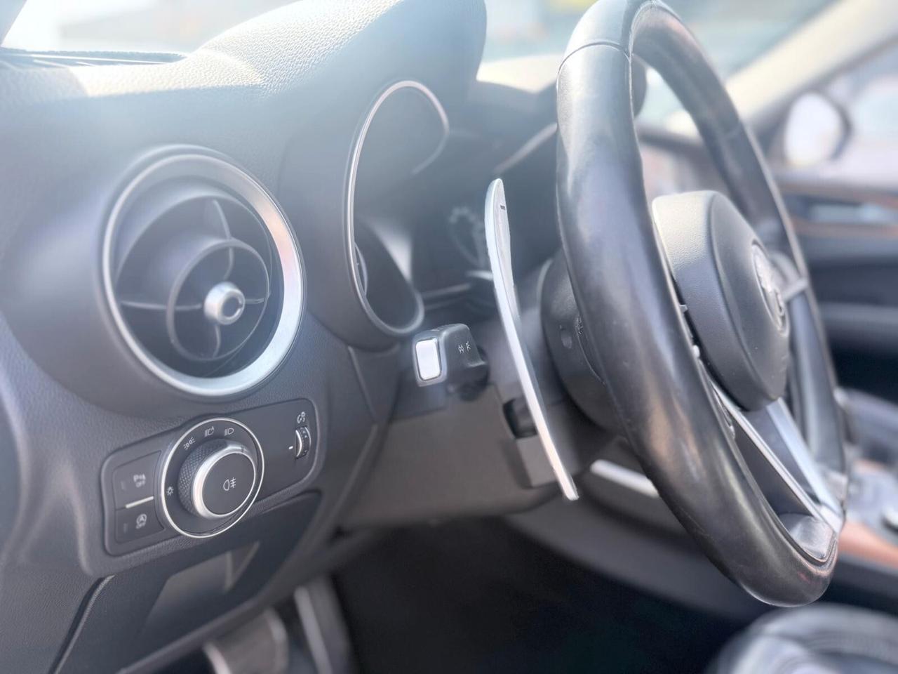 Alfa Romeo Stelvio 2.0 Turbo 280 CV AT8 Q4 GANCIO TRAINO