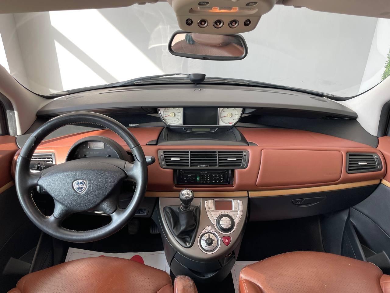 Lancia Phedra - Full Optional | Porte Scorrevoli