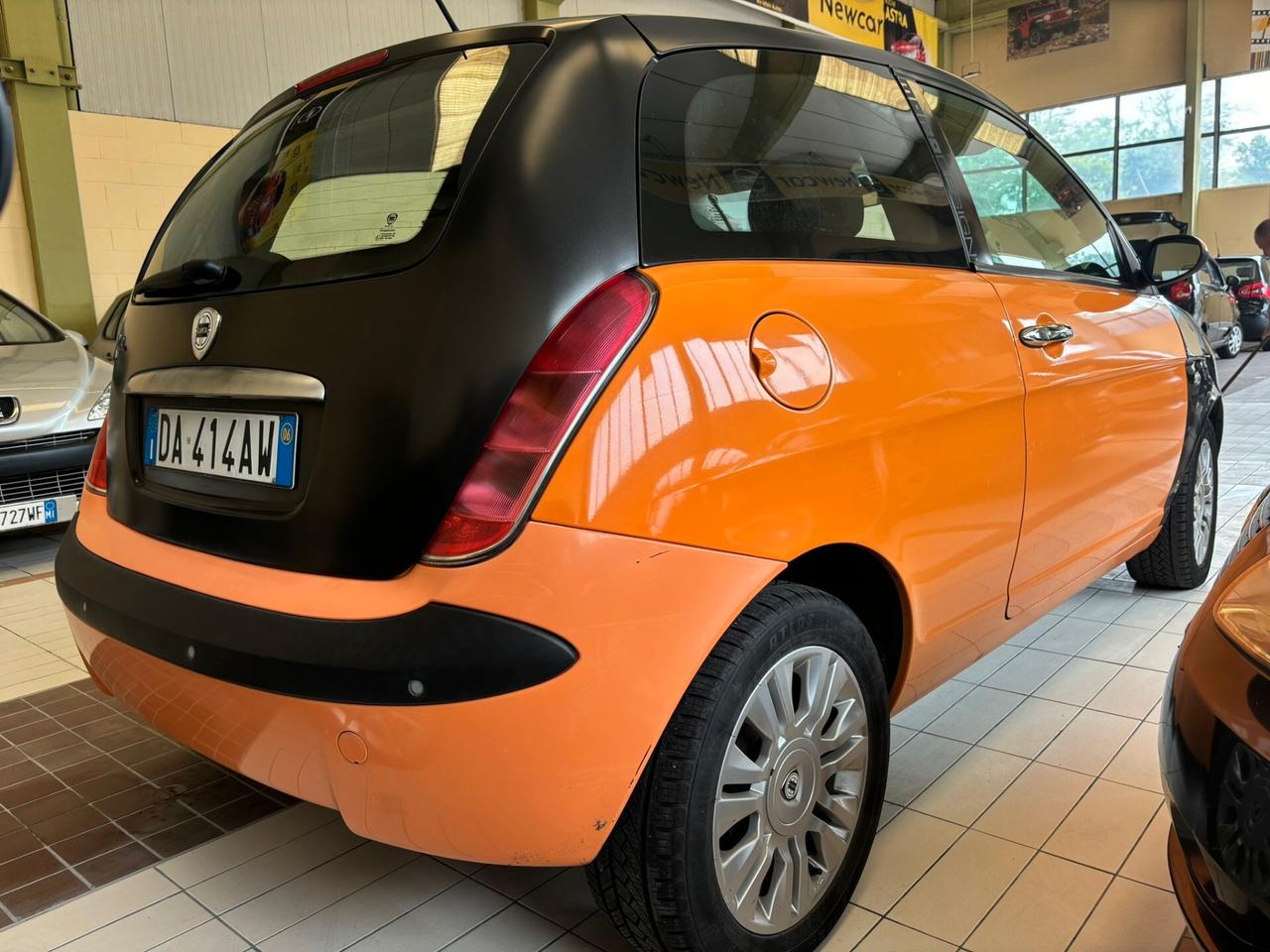 Lancia Ypsilon 1.2 16V Momo Design 3383380600