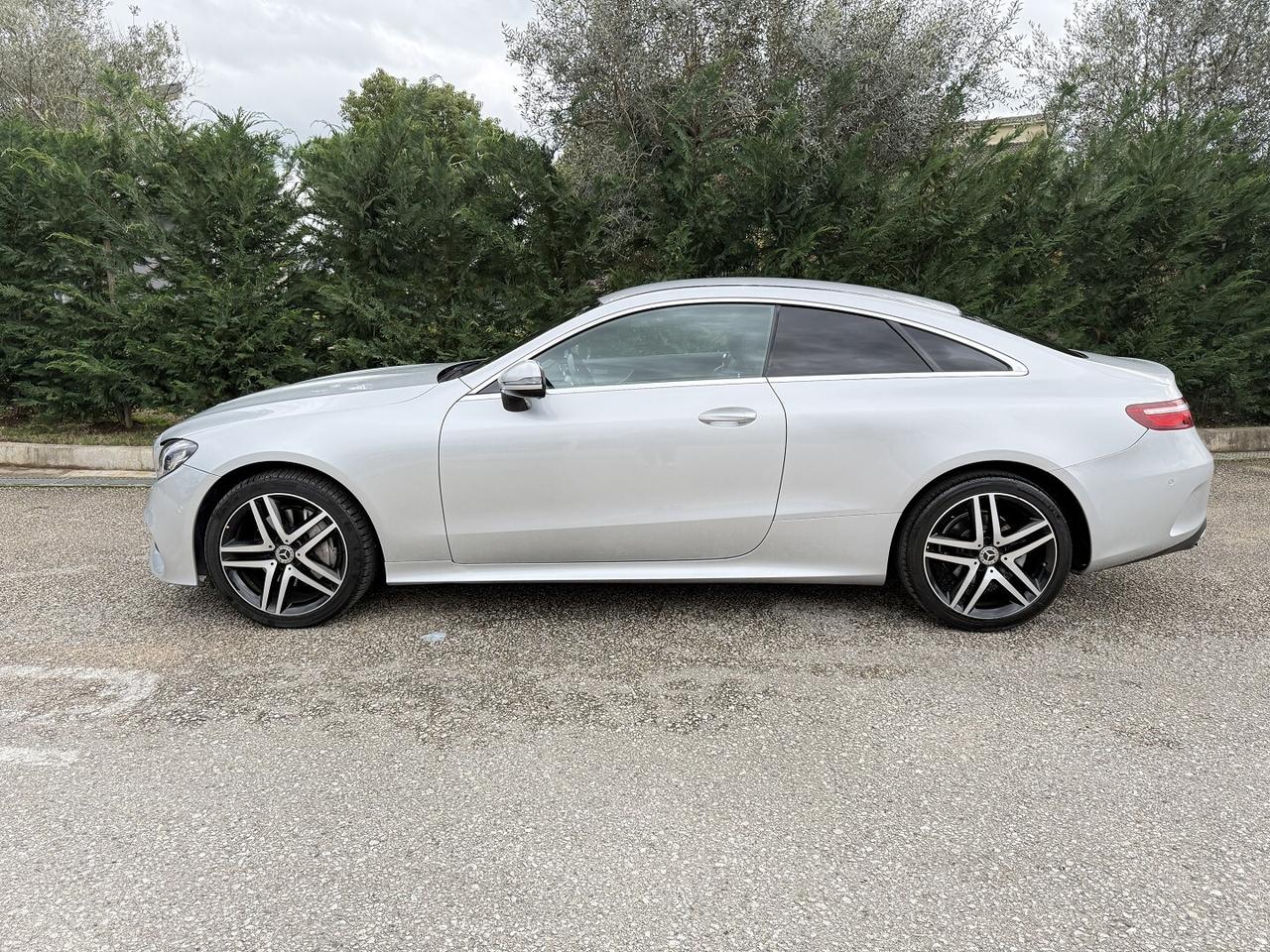 MERCEDES BENZ CLASSE E 220 coupè D AMG 4MATIC