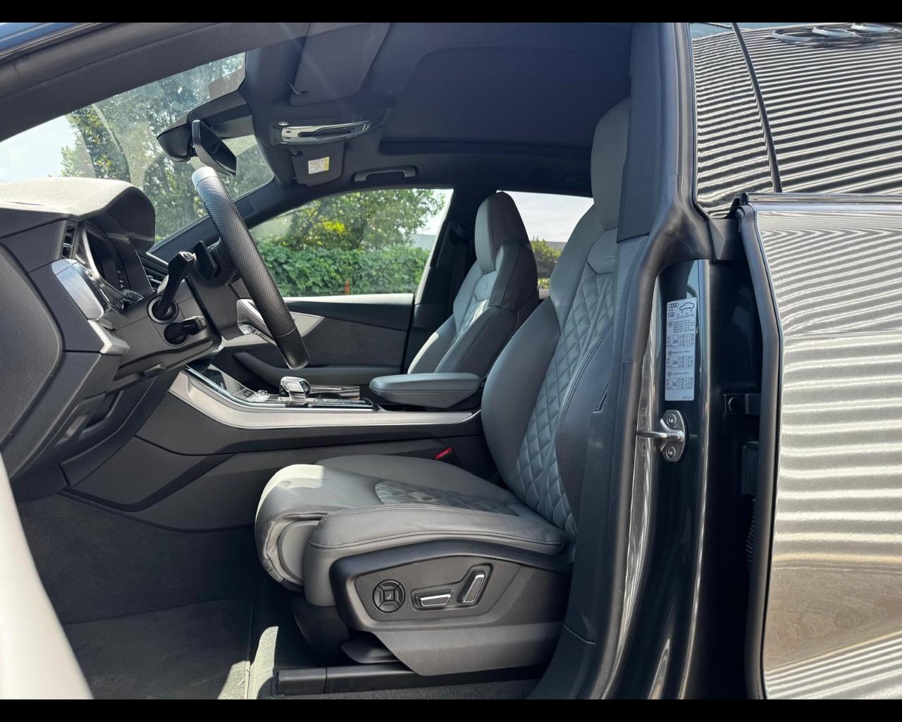 AUDI Q8 55 3.0 TFSI E TITRONIC QUATTRO SPORT