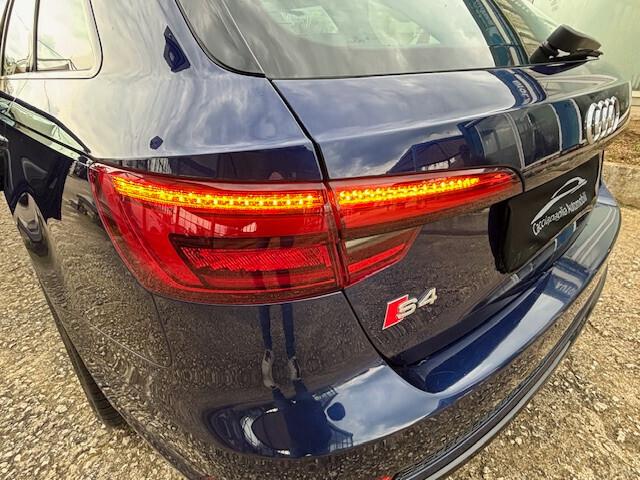 Audi A4 Avant S4 3.0 TFSI Quattro tip tronic 354CV