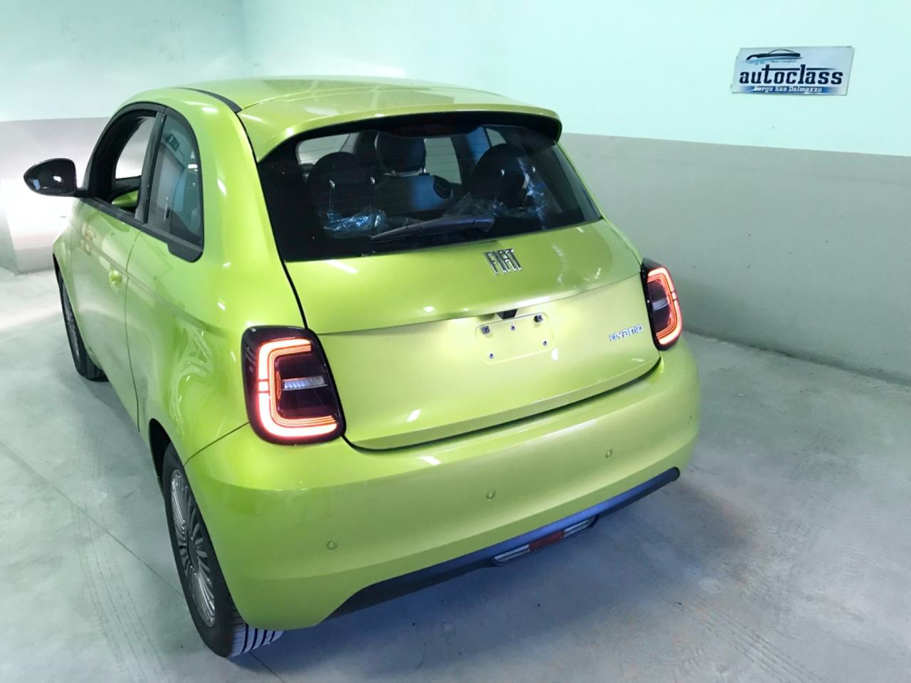 Fiat 500 Berlina Hybrid Icon