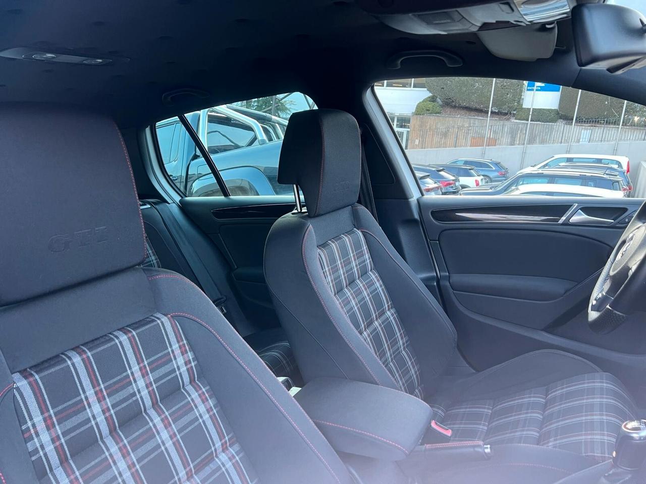 Volkswagen Golf GTI 2.0 TSI 5p.