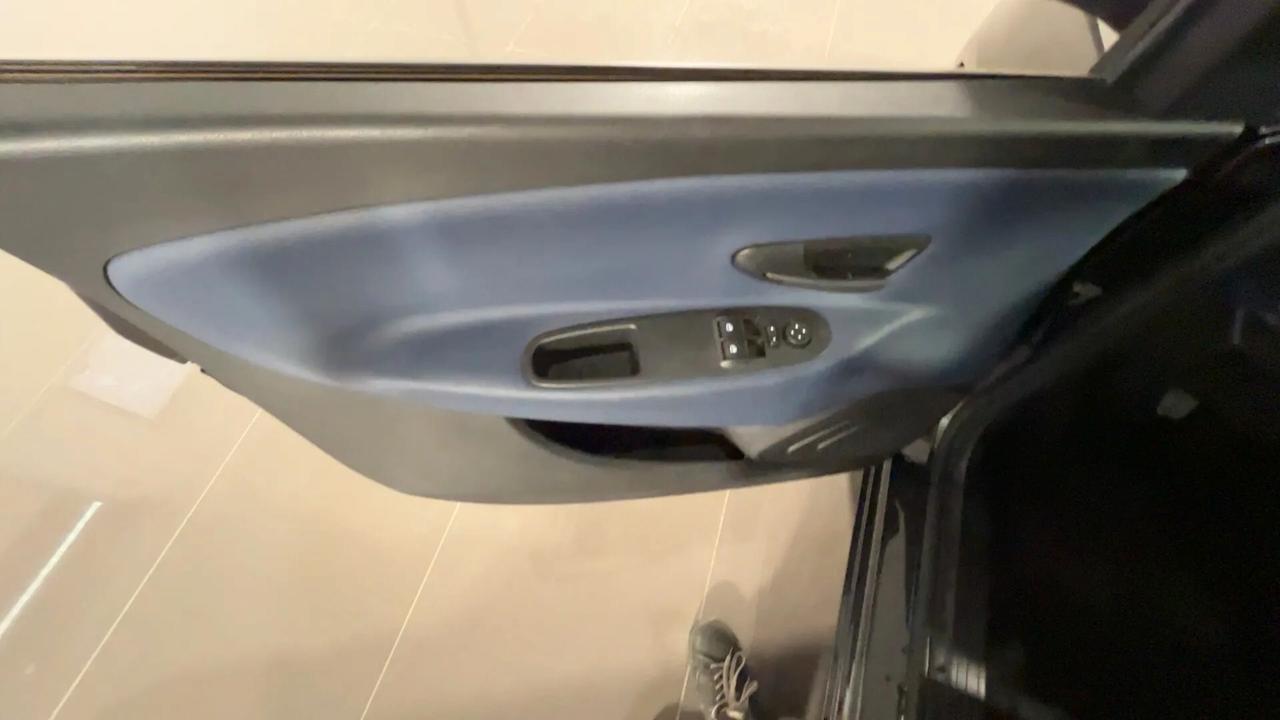 Lancia Ypsilon 1.0 FireFly 5 porte S&S Hybrid Platino