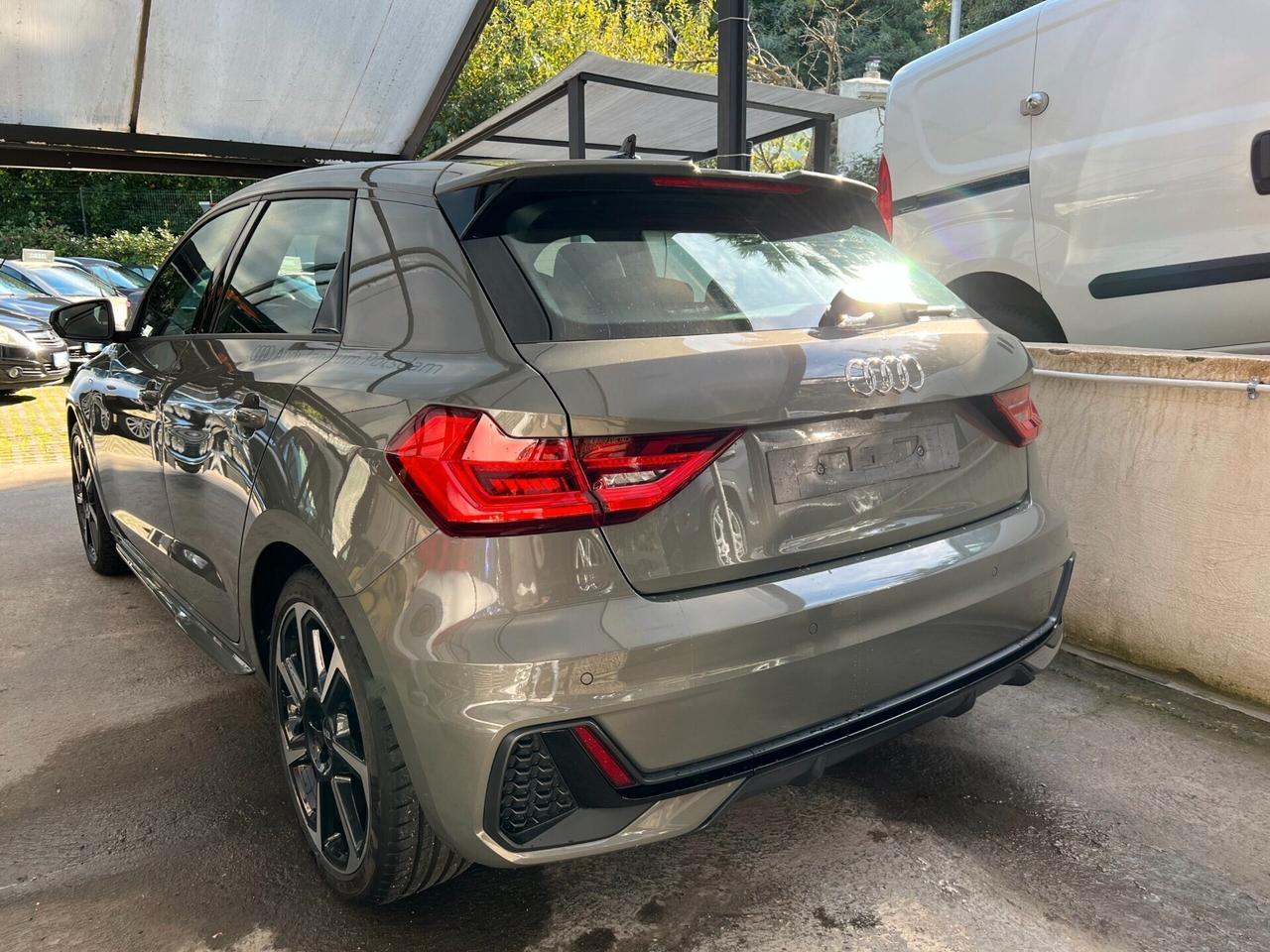 Audi A1 30 S line Automatica-matrix. 7800 km