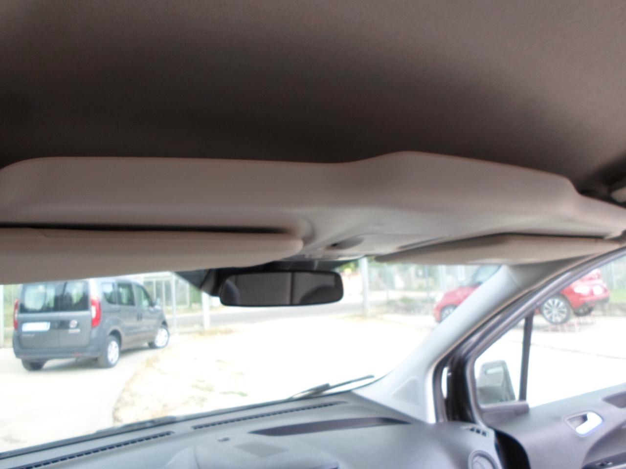 Ford Tourneo Courier 1.5 TDCI 75 CV Plus