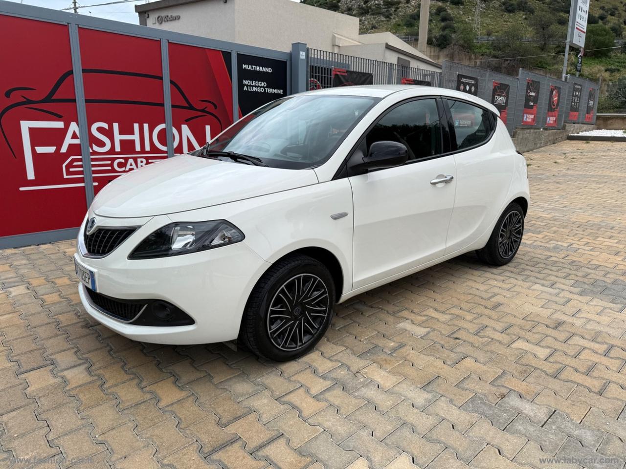 LANCIA Ypsilon 1.2 69 CV 5p. GPL Ecochic Gold