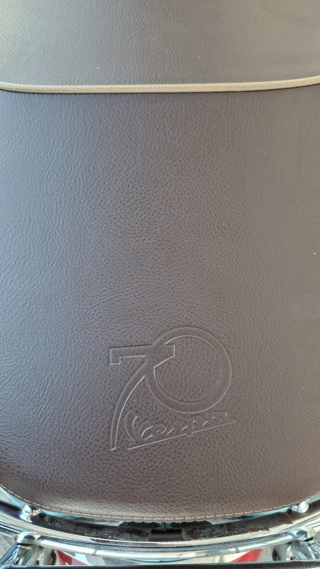 Vespa GTS 300 70* ANNIVERSARIO