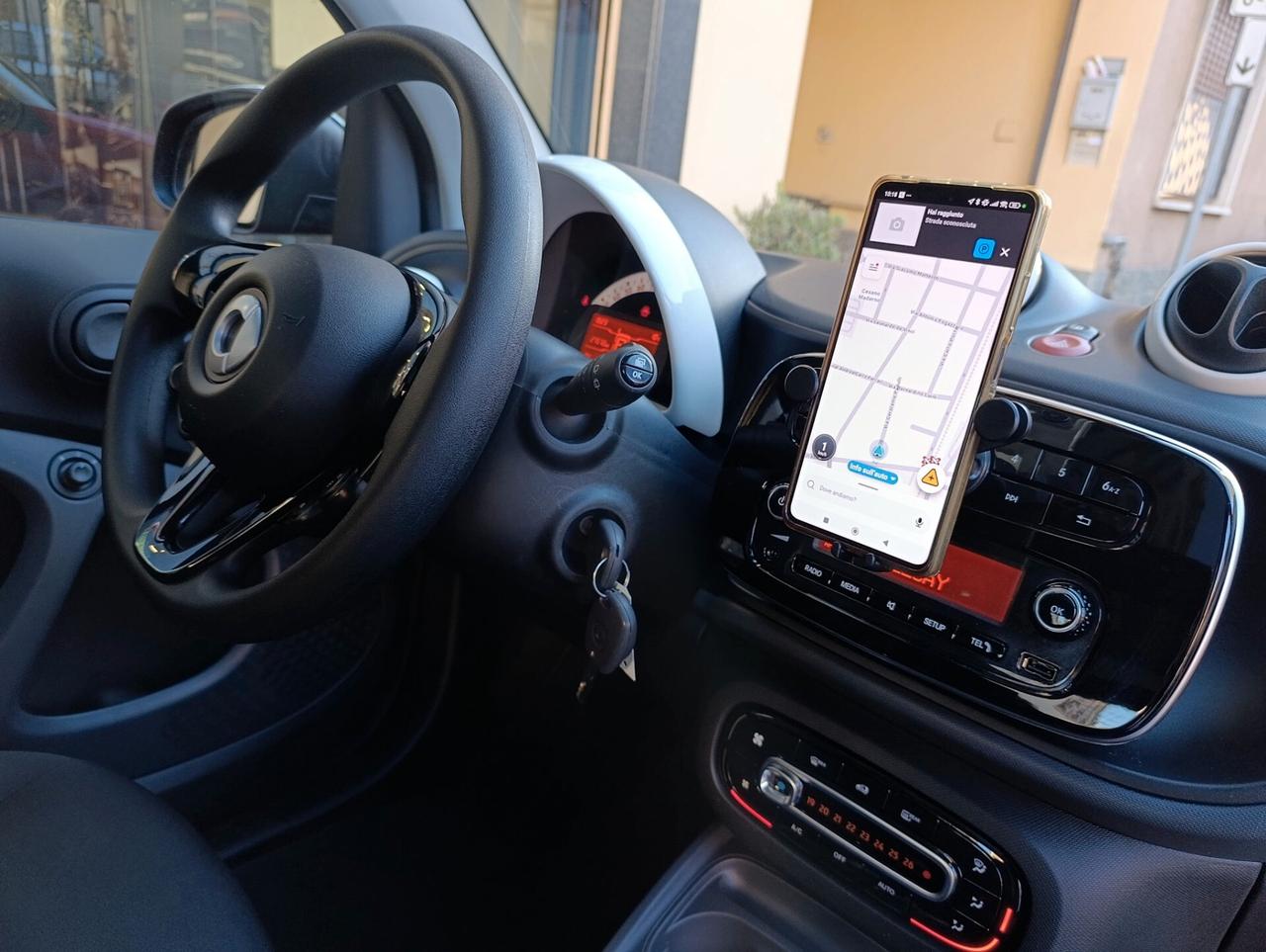 Smart ForTwo 70 1.0 twinamic 2019 km 27.572 certificati