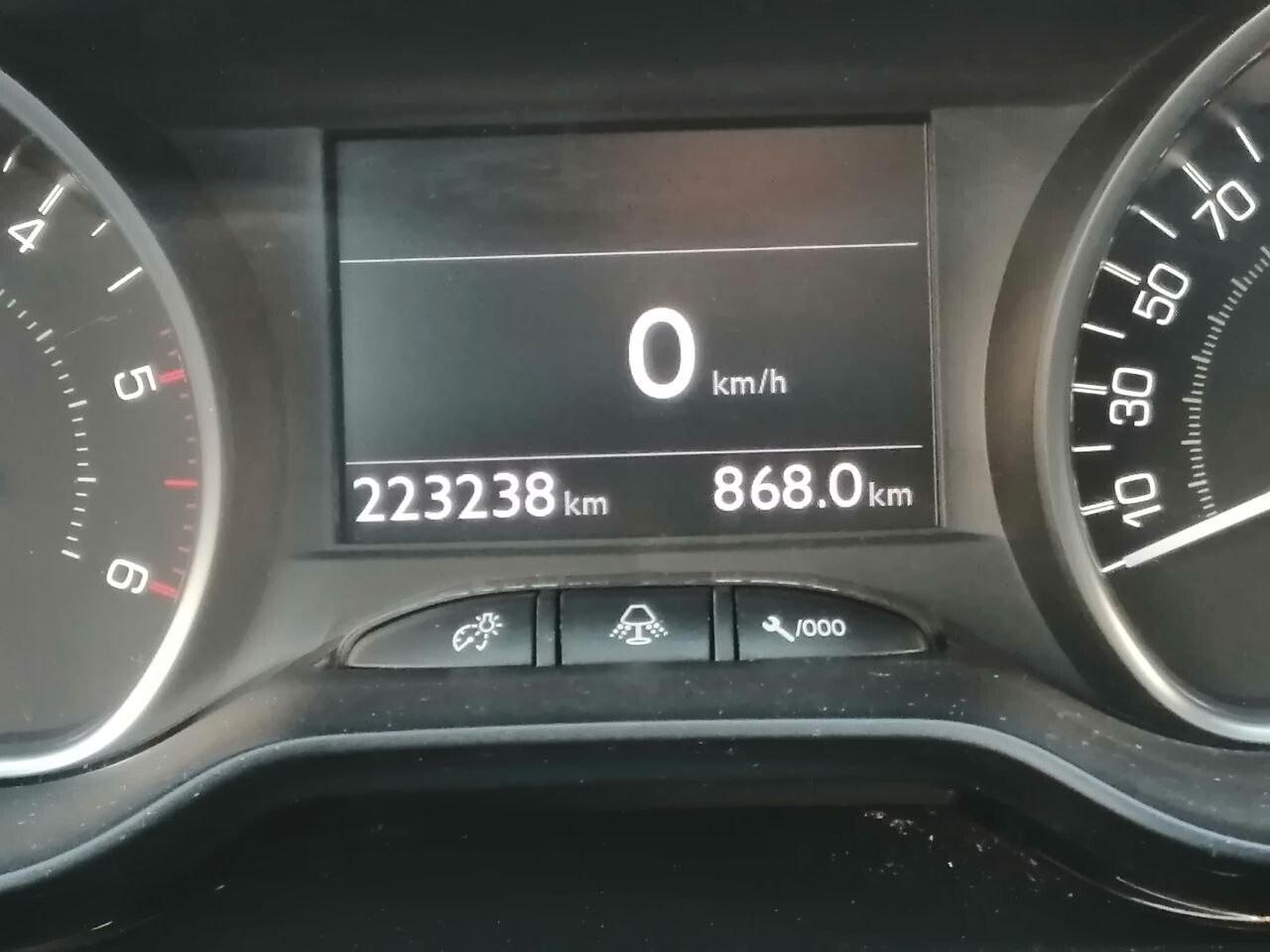 Peugeot 208 1.6 e-HDi 92 CV 5 porte Allure