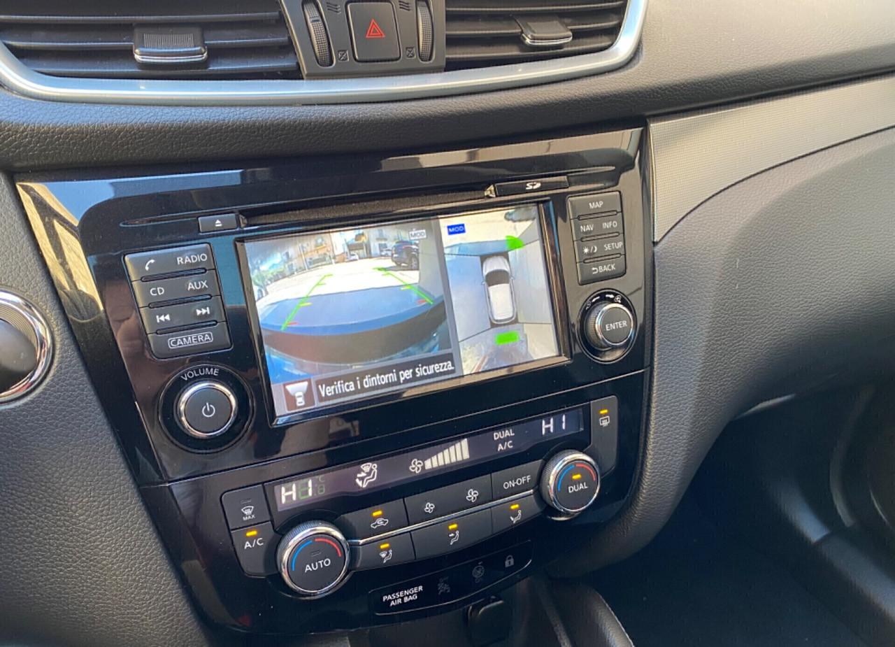 Nissan Qashqai 1.6 Automatica con tetto panoramico