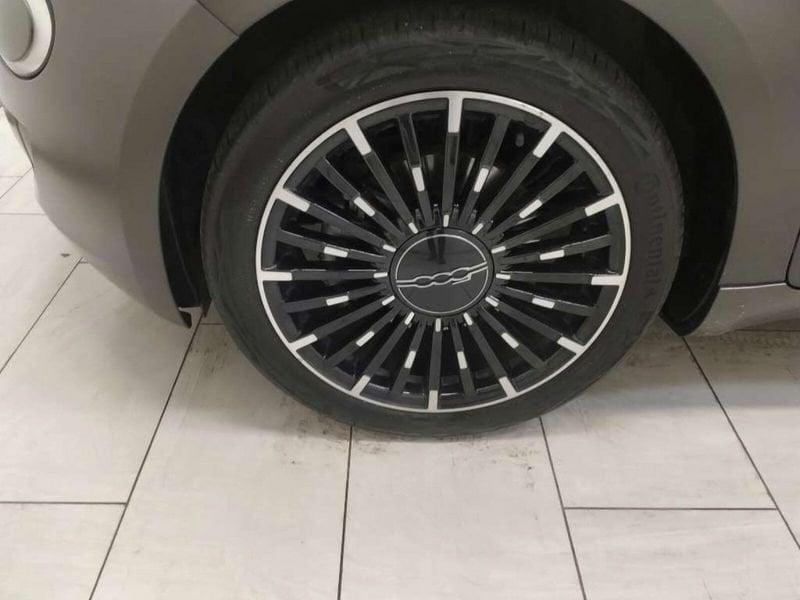 FIAT 500 500e 42 kWh La Prima