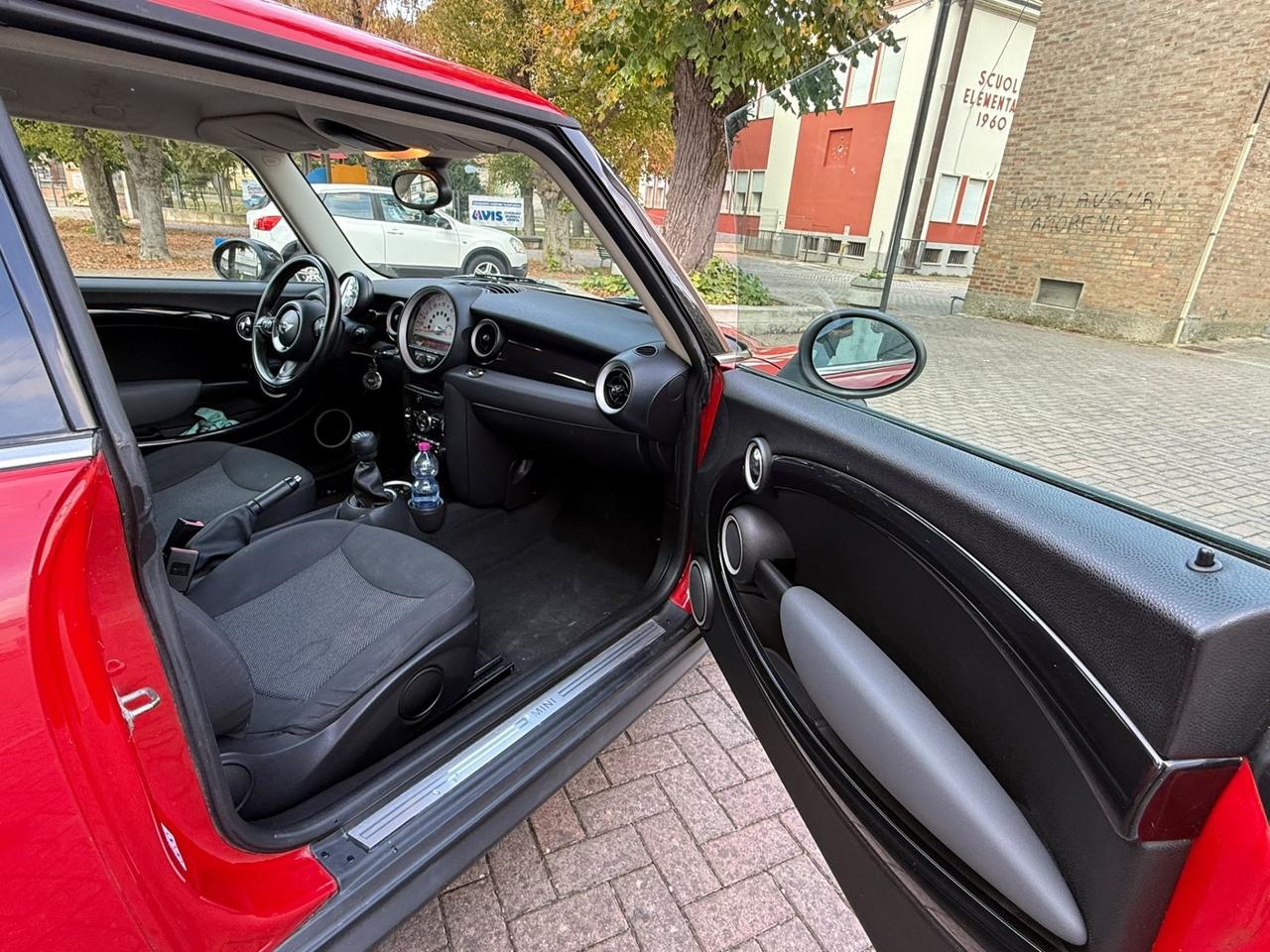 Mini 1.6 16V One (55kW)