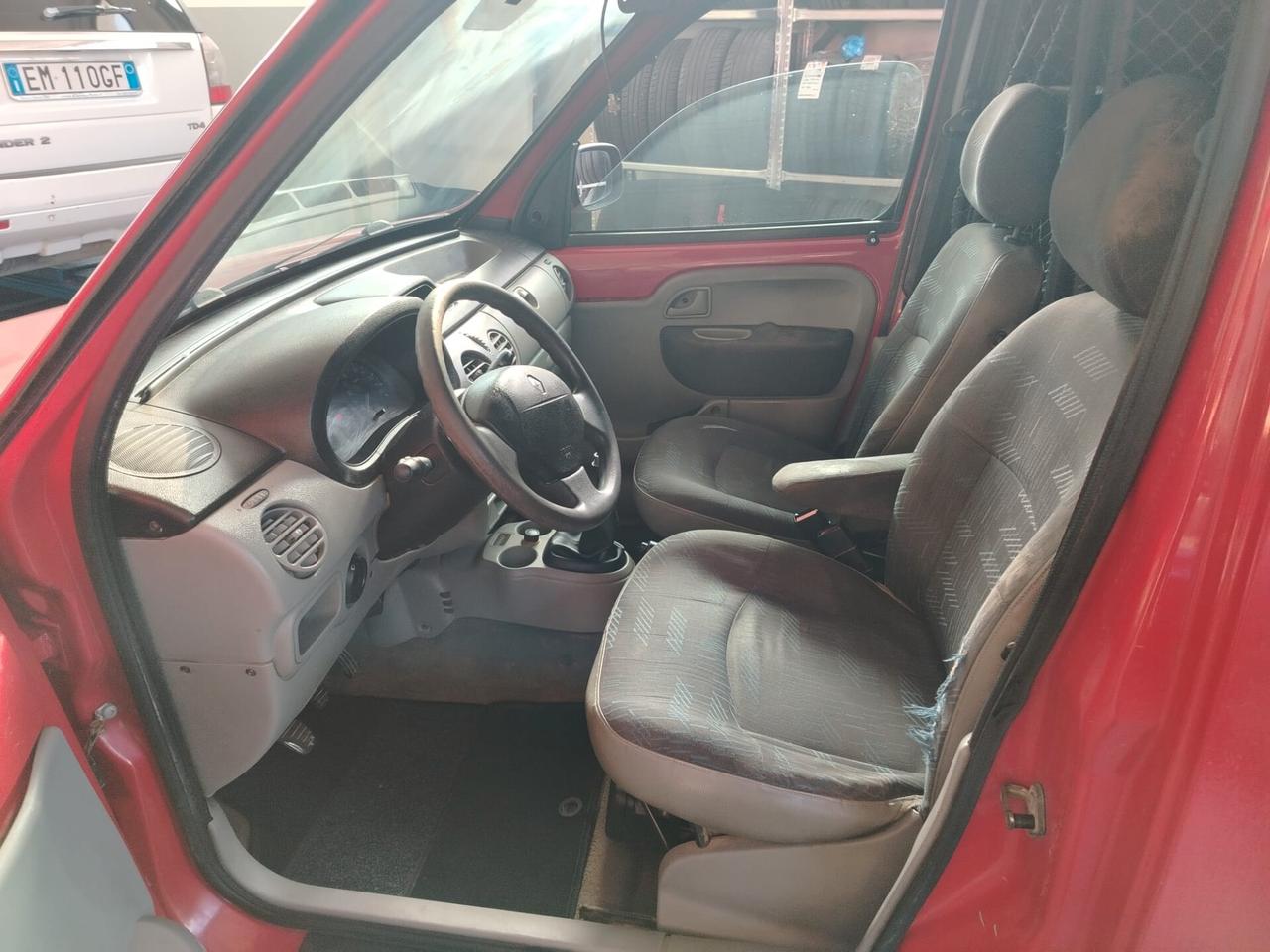 Renault kangoo 1500 82 cv