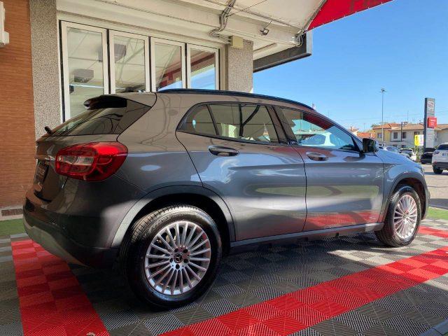 MERCEDES-BENZ GLA 200 d Business * AUTOMATICA *